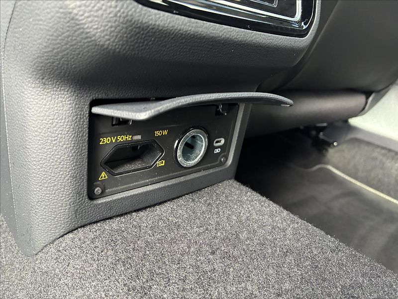 Volkswagen Arteon 2,0 TSI 206 KW,R-LINE,KŮŽE - fotka 15 z 31