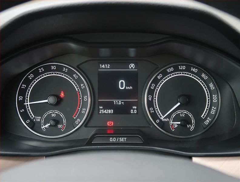 Škoda Scala (2019) Style 1.6 TDI, Serv.kniha - fotka 11 z 23