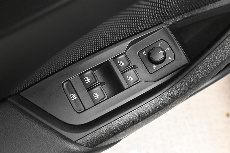 Škoda Octavia 2,0 TDI 110 KW DSG STYLE Záruk - fotka 26 z 31