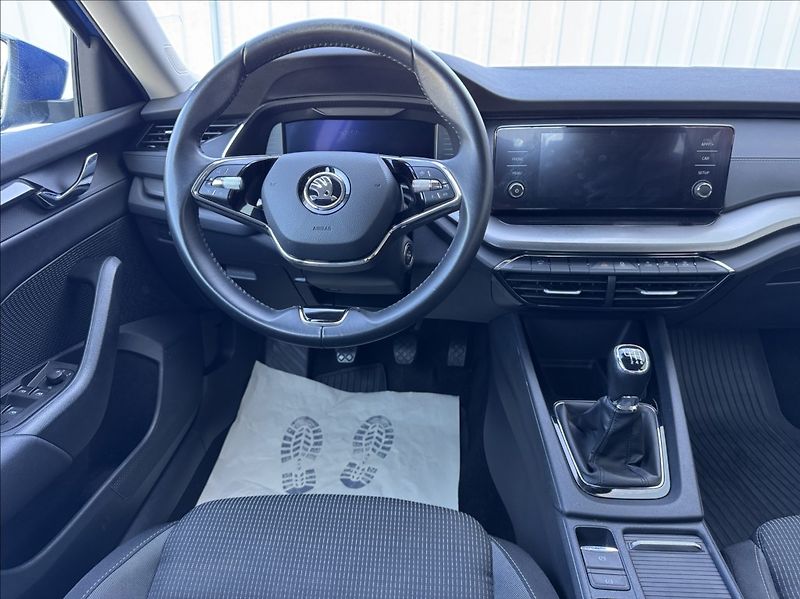 Škoda Octavia 2,0 TDI DPH 1.maj. původ ČR - fotka 25 z 50