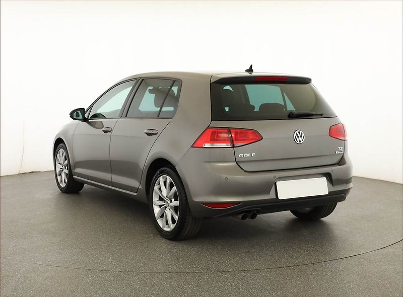 Volkswagen Golf (2017) Comfortline 1.4 TSI, ČR,1.maj - fotka 4 z 19
