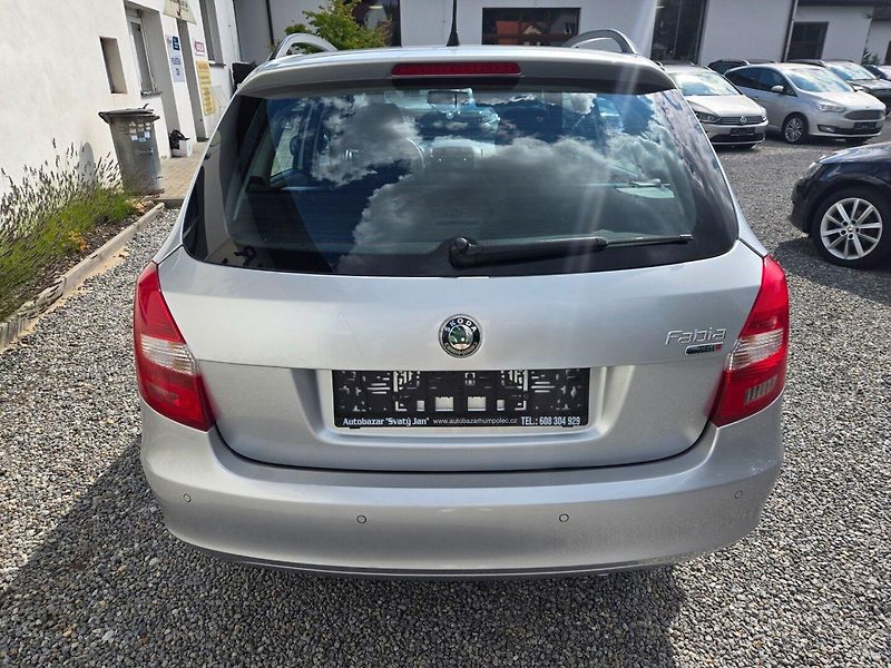 Škoda Fabia (2010) 1.2 TSI Serviska - fotka 5 z 39