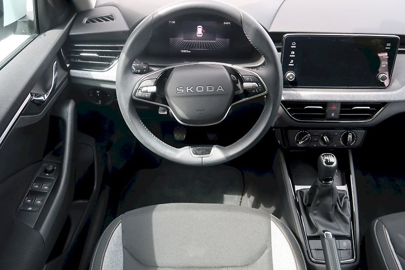 Škoda Kamiq (2025) Selection 1.0 TSI 85 kW - fotka 23 z 29