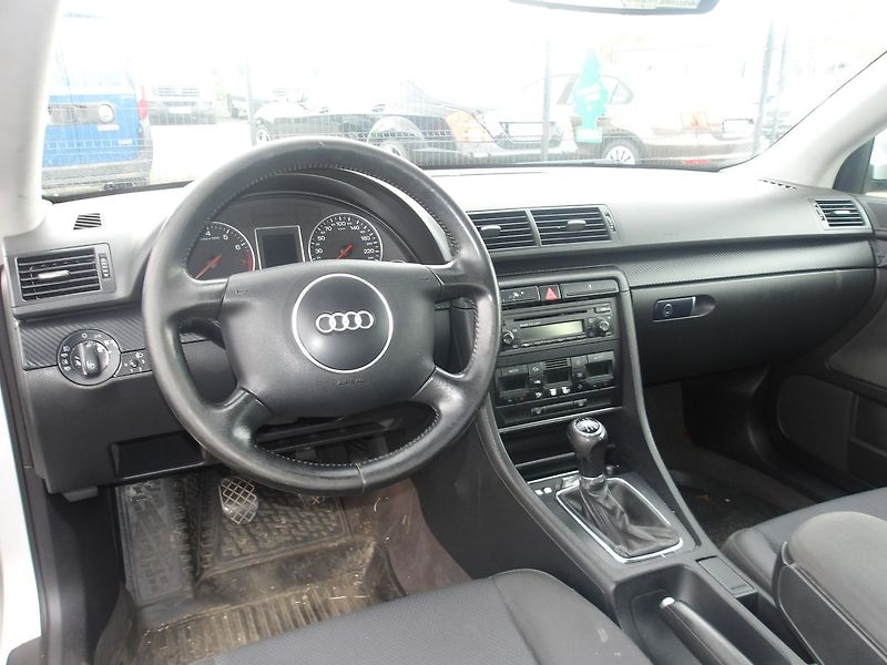 Audi A4 1,8i 110kW NOVÁ SPOJKA ! - fotka 20 z 26