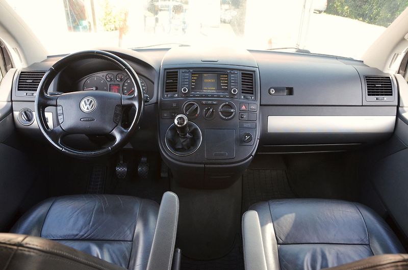 Volkswagen Multivan (2007) 2.5 TDi 128kW 4MOTION / TAŽNÉ - fotka 21 z 34