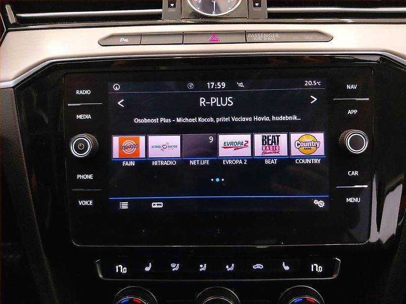 Volkswagen Passat (2017) Highline 2.0 TDI, Kůže, Navi - fotka 13 z 17