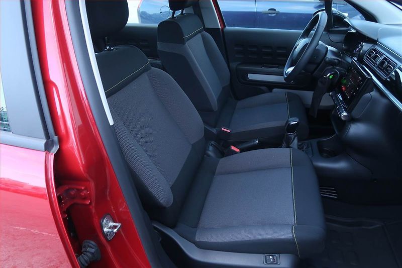 Citroën C3 (2020) Shine 1.2 PureTech, Tempomat - fotka 9 z 23