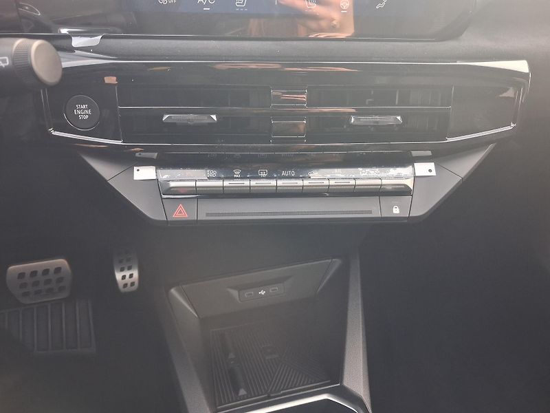 Renault Clio (2026) esprit Alpine full hybrid  - fotka 17 z 43