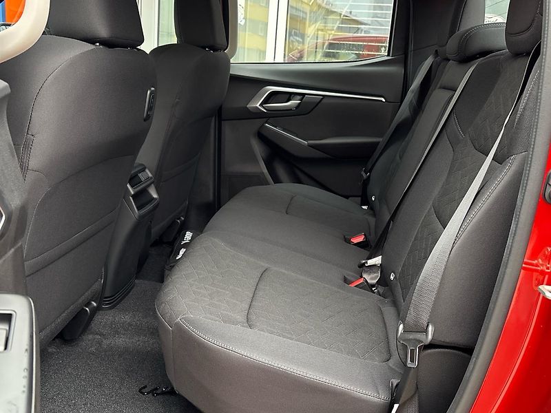 Isuzu D-Max (2026) 1.9 D Double Cab LS 4WD AT - fotka 18 z 30