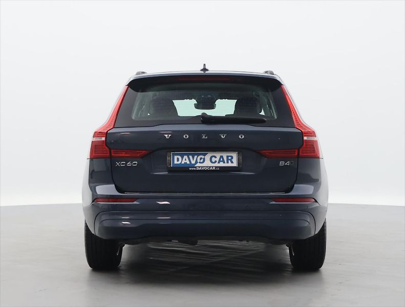 Volvo XC60 2,0 B4 145KW AWD MOMENTUM - fotka 6 z 40