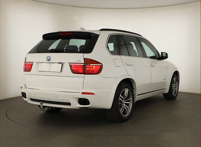 BMW X5 (2013) xDrive30d, 4X4, Automat, Kůže - fotka 5 z 21