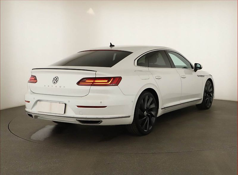 Volkswagen Arteon (2019) R-line 2.0 TSI, Automat, Kůže - fotka 5 z 21