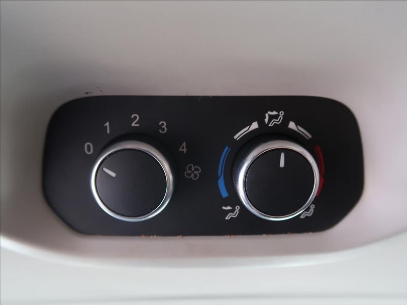 Ford Tourneo Custom 2,0 EcoBlue,96kW,8míst,automat - fotka 21 z 29