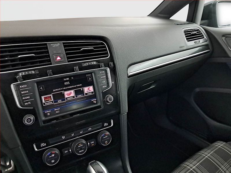 Volkswagen Golf (2016) 2.0 TDI GTD, Automat, Tempomat - fotka 10 z 19