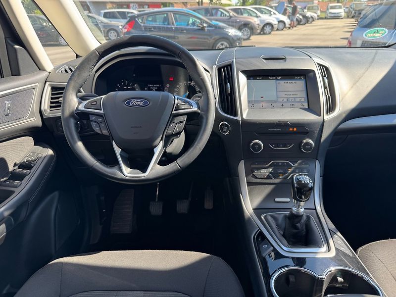 Ford Galaxy (2016) 2.0 TDCi 110 KW 7 Míst Man. - fotka 18 z 30