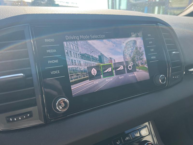 Škoda Karoq Sportline 1.5 TSI 110kw DSG - fotka 18 z 27