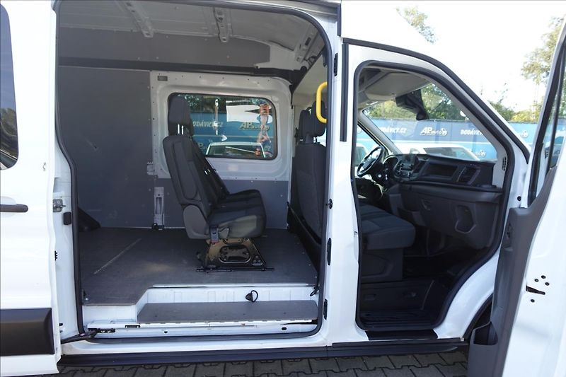 Ford Transit 2,0 TDCI  JUMBO 6MÍST KLIMA - fotka 19 z 41