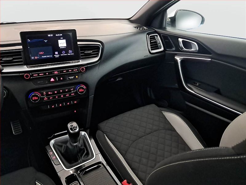 Kia Pro_Ceed (2019) GT-Line 1.4 T-GDI, Serv.kniha - fotka 8 z 19