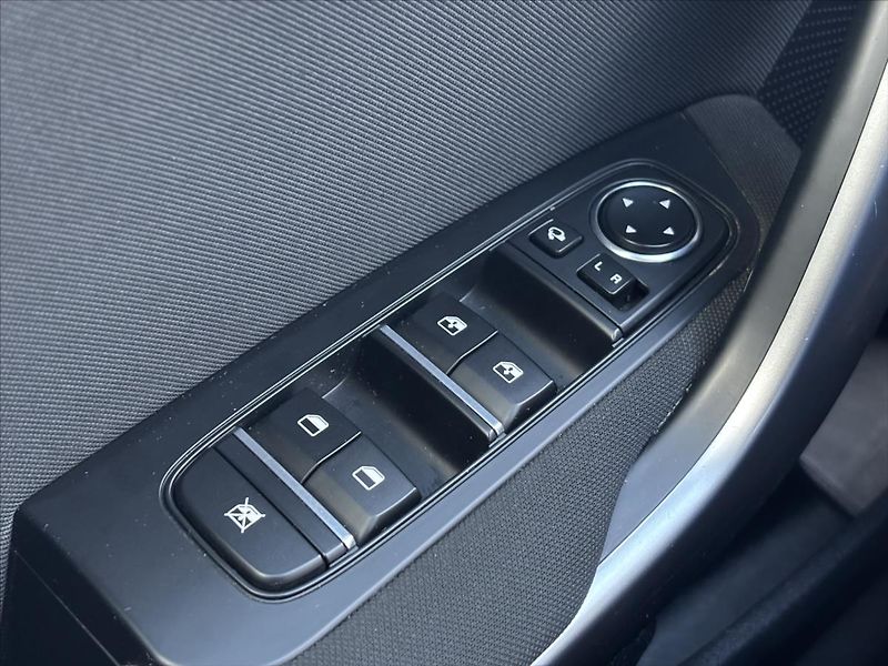 Kia Ceed 1,5 TGDi 118kW TOP ZÁRUKA NAVI - fotka 30 z 39