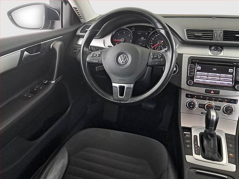 Volkswagen Passat (2014) 2.0 TDI, Automat, Xenony - fotka 7 z 21
