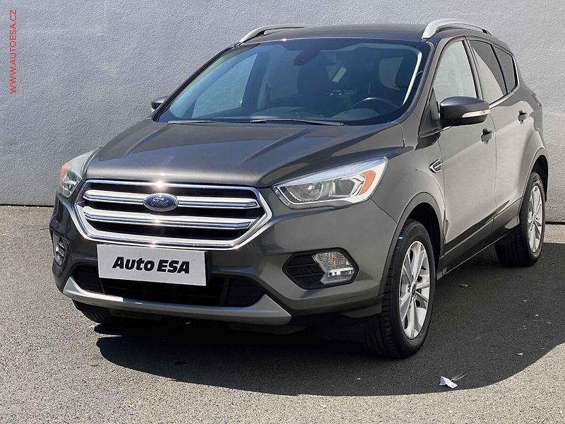 Ford Kuga (2017) 2.0 TDCi, Titanium, TZ, navi - fotka 3 z 17