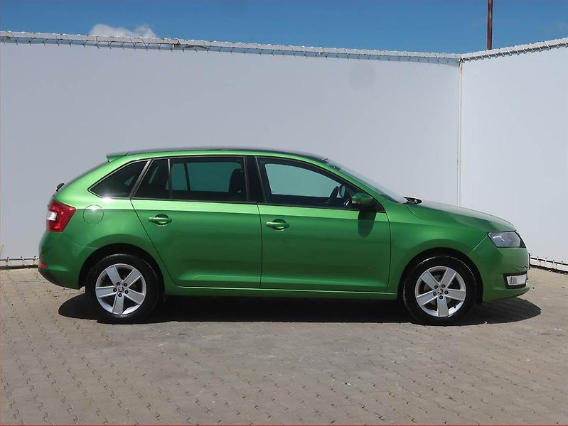 Škoda Rapid (2015) Spaceback 1.2 TSI, Serv.kniha - fotka 6 z 14