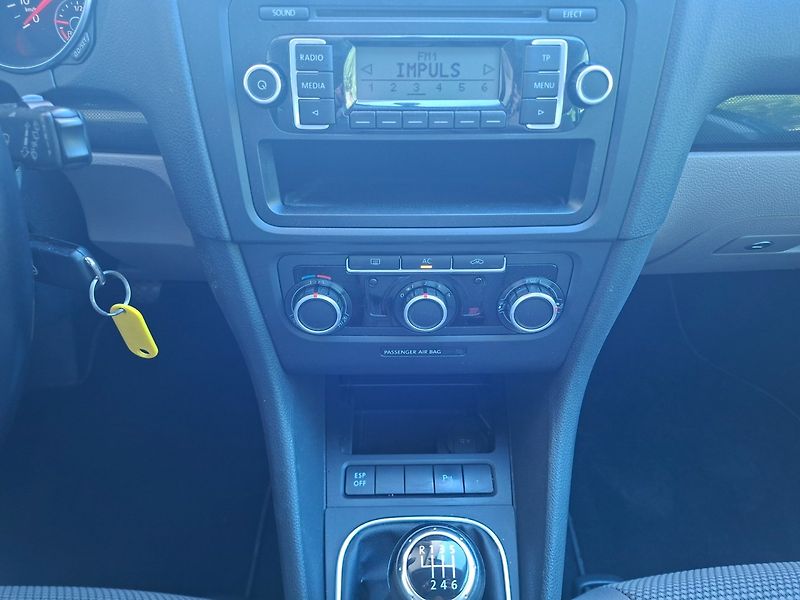 Volkswagen Golf (2009) 2.0TDI 103kW 4MOT -TAŽ.ZAŘ. - fotka 14 z 44