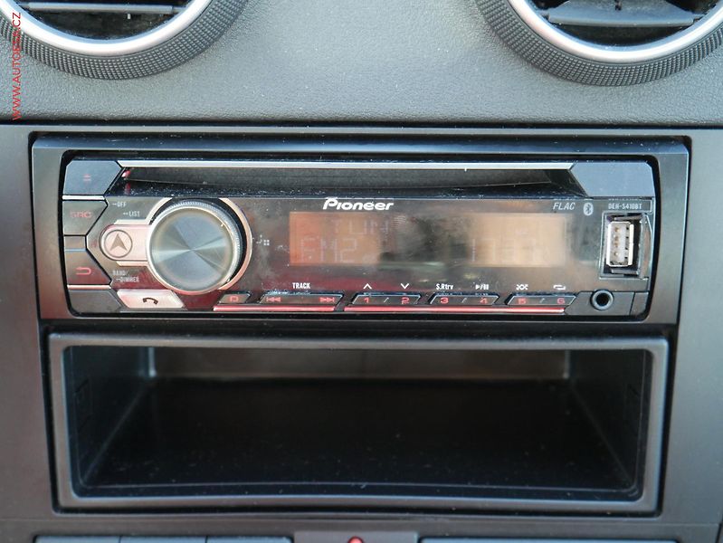 Audi A3 (2008) 2.0 TDI, S-line, xenon - fotka 13 z 15