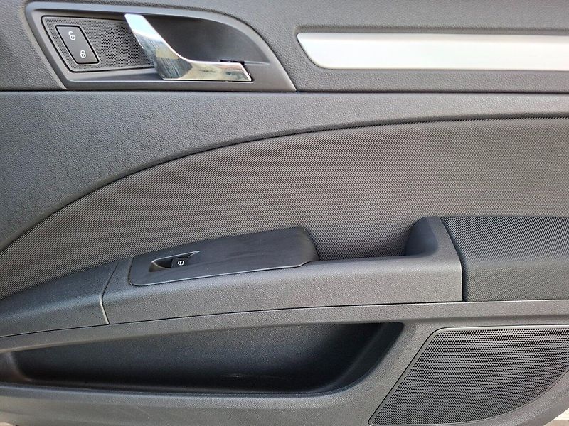 Škoda Superb (2012) 2.0TDI 125kW 6MAN 4X4 - fotka 19 z 27