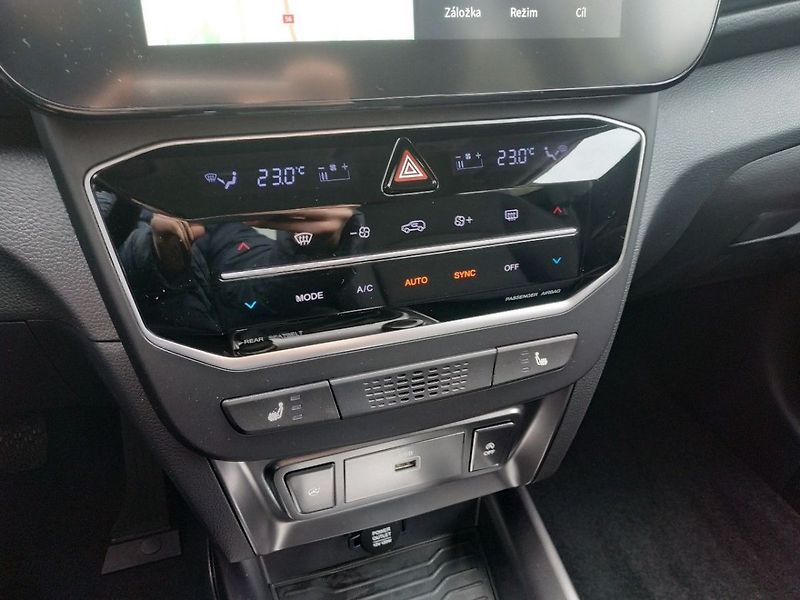 KGM Tivoli 1.5T Style 2WD, MT, SKLADEM - fotka 27 z 31