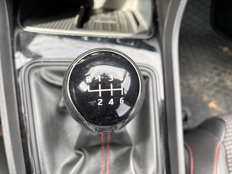 Seat Leon FR,92kW KLIMA REZERVACE - fotka 22 z 31