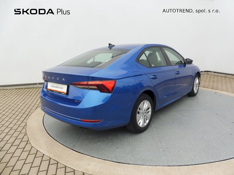 Škoda Octavia (2023) Ambition 1,5 TSI 110kW - fotka 2 z 27