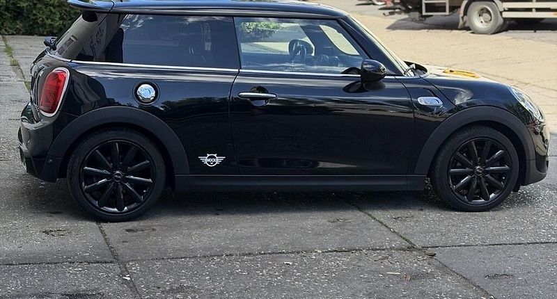 Mini Cooper S (2016) 2.0 Benzin / Automat - fotka 9 z 11