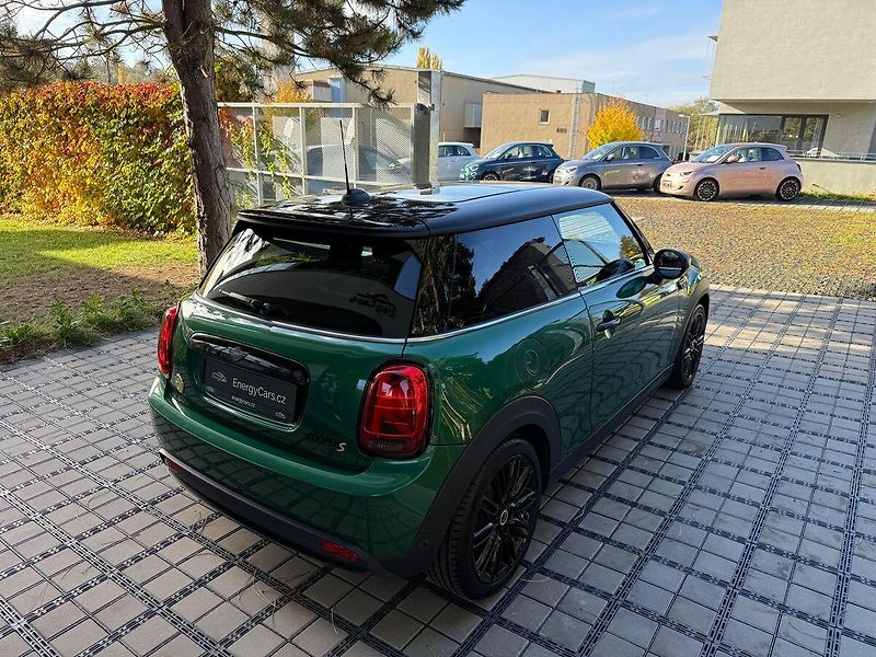 Mini Cooper SE 135kW H&K REZERVACE - fotka 33 z 35