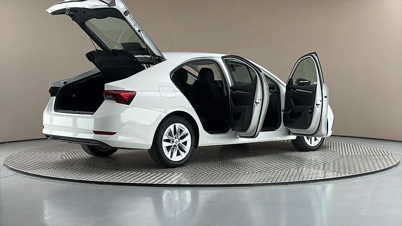 Škoda Octavia 2.0 TDI DSG Style - fotka 6 z 28