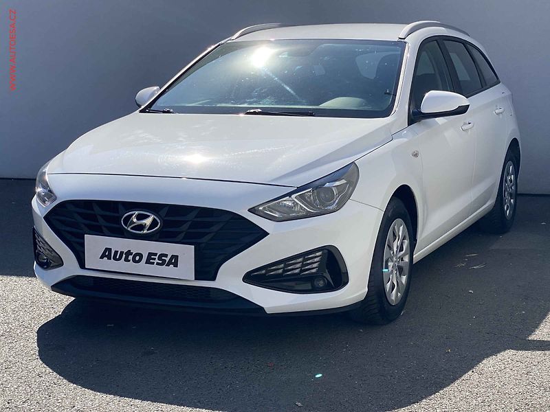 Hyundai i30 (2021) 1.6 CRDi, 1.maj,ČR, AC, park - fotka 3 z 16