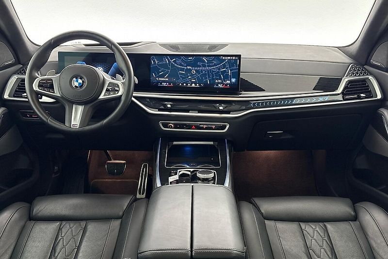 BMW X7 xDrive40d - fotka 18 z 30