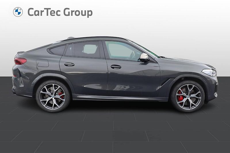 BMW X6 M50i - fotka 6 z 15