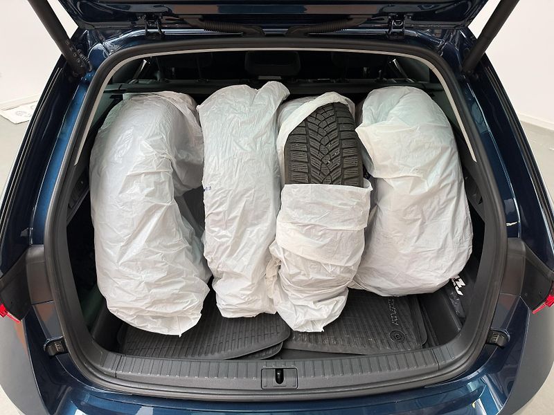 Škoda Octavia 2.0 TDI 110kW DSG Style Combi - fotka 12 z 13