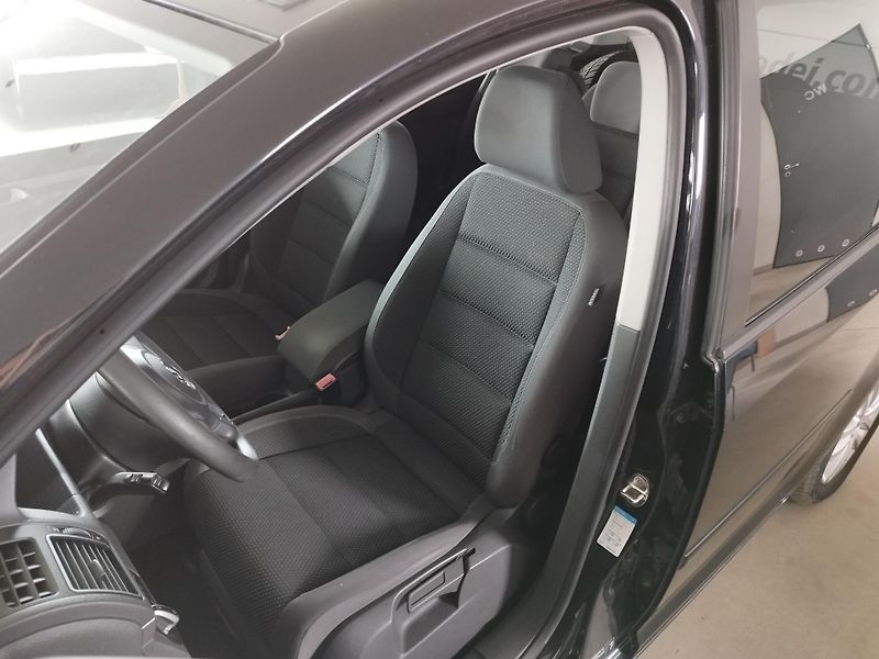 Volkswagen Touran (2012) 1,2TSI,77KW,KLIMA,ALU,SER.KN - fotka 18 z 26