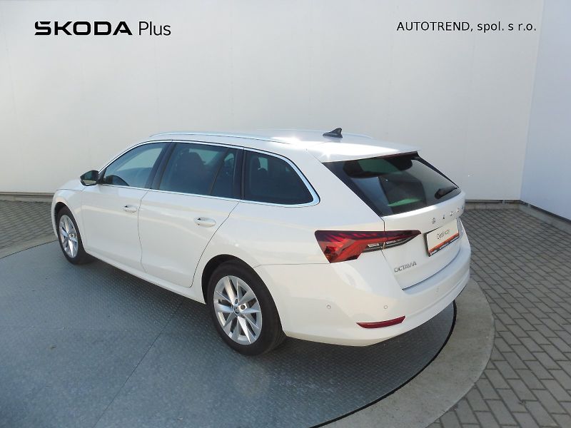 Škoda Octavia (2023) Combi Style 2,0 TDI 110kW DSG - fotka 27 z 30