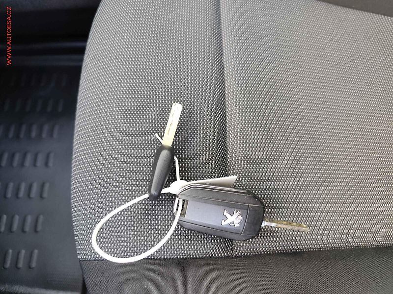 Peugeot Partner (2021) 1.5HDi MAXi DÍLNA, stř.nosič - fotka 23 z 23