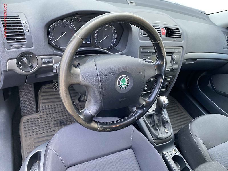 Škoda Octavia (2008) 2.0TDi, ČR, ČR, výhř.sed. - fotka 12 z 17