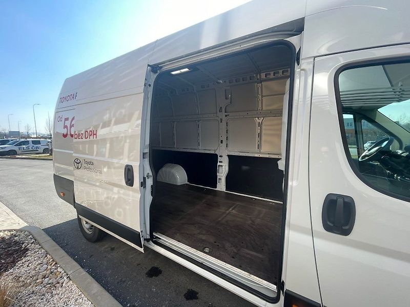 Toyota Proace Max 2.2D L4H3 4D VAN 2.2L 180 6MT - fotka 11 z 26