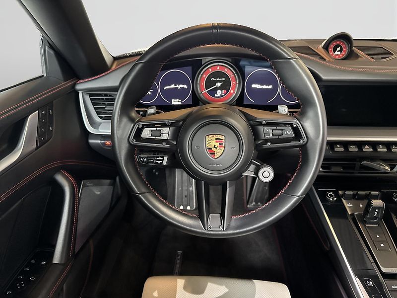 Porsche 911 Turbo S Cabriolet - fotka 17 z 28