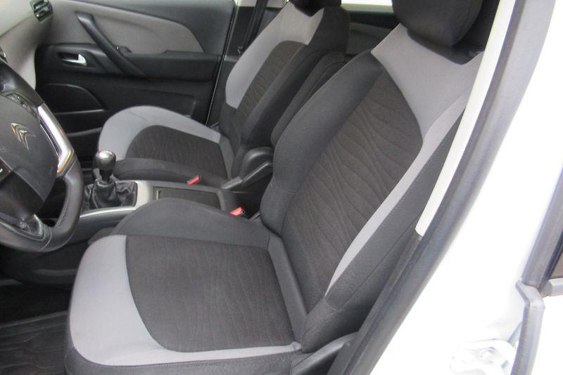 Citroën C4 Picasso 1.6 HDi AUT. KLIMA 7 MÍST - fotka 12 z 22