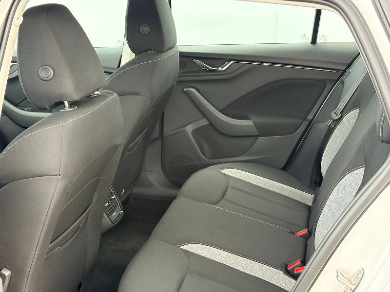 Škoda Scala (2025) 1.0 TSI / 85 kW / SELECTION - fotka 16 z 31