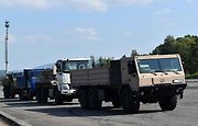 Dělají se i takovéto zatěžkávací zkoušky, při nichž vedoucí vůz táhne další těžké náklaďáky
