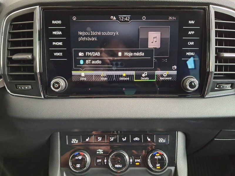 Škoda Karoq (2023) Ambition DSG 1,5TSi 110kW - fotka 23 z 32