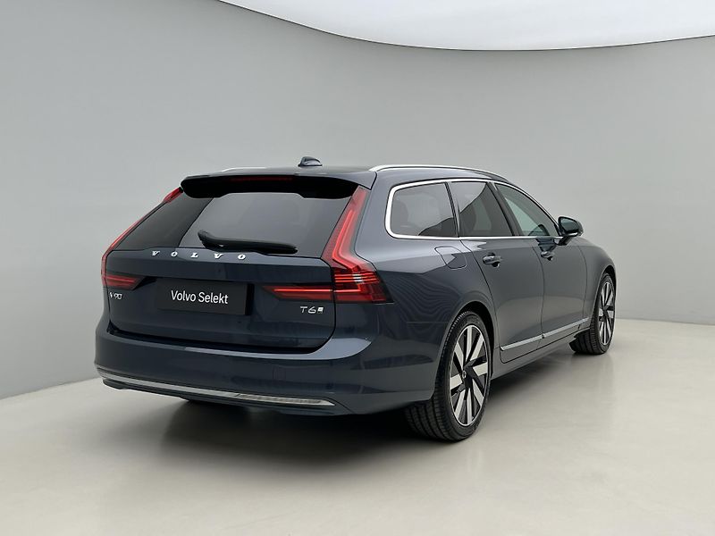 Volvo V90 T6 AWD RECHARGE CORE AUT  - fotka 13 z 47